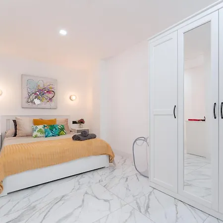 Beach Exclusive With Terrace - Pool View - Jacuzzi View Apartment *
